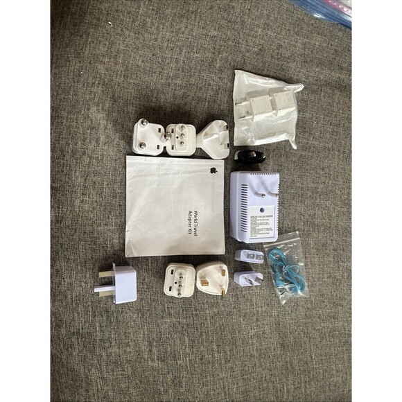World Travel Adapter Kits- One Apple, One Duel Converter With Parts - Picture 1 of 4